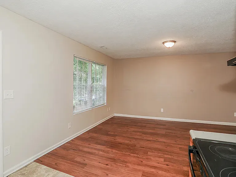 2987 Wessex Ct — Photo 5