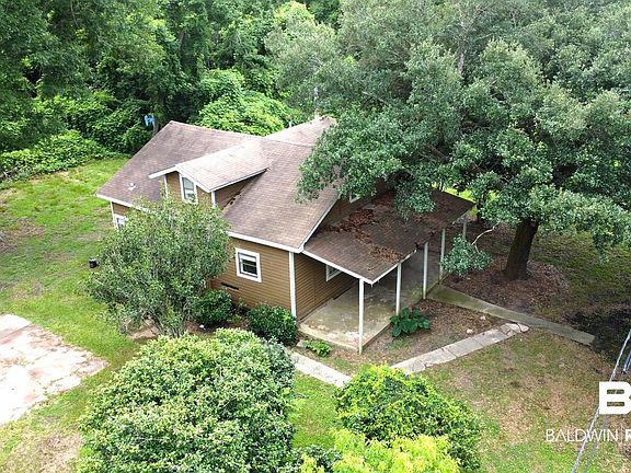 3rd image of 411 Young St