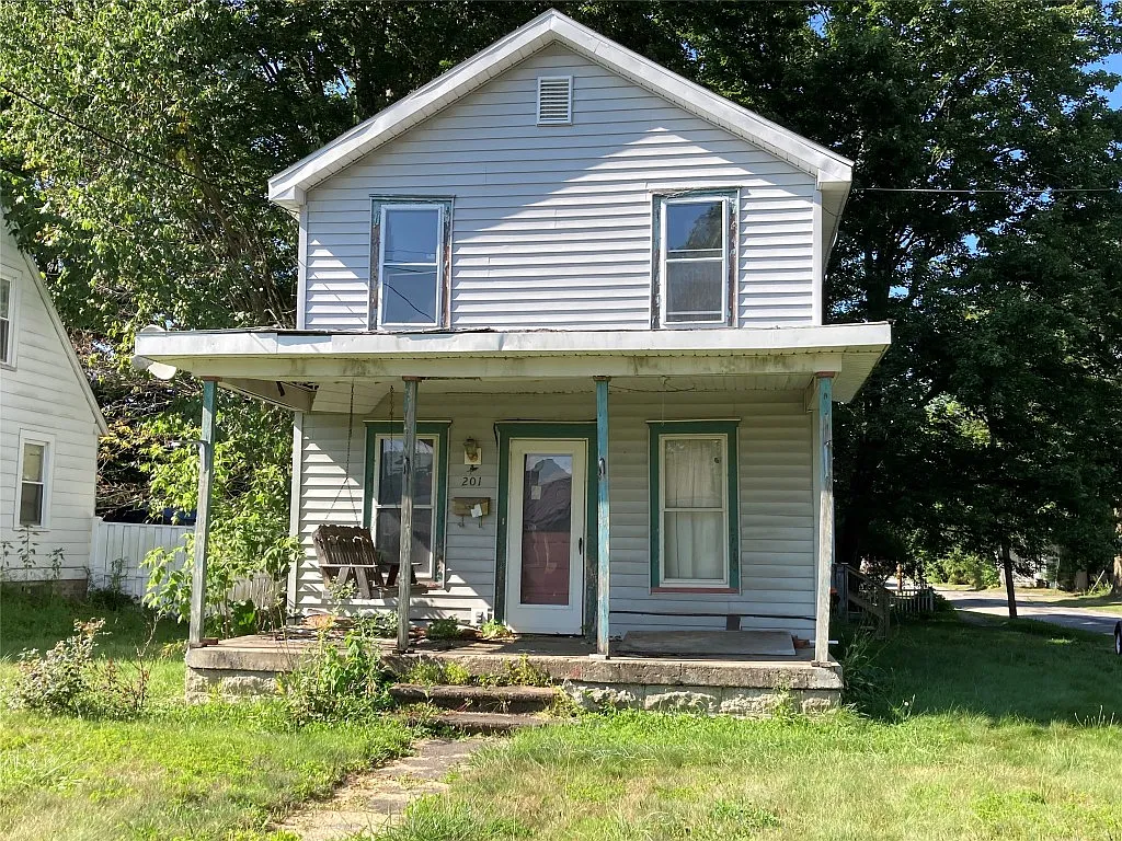 201 Franklin St photo 1