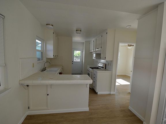 2nd image of 2921 Madison Ave #1/2
