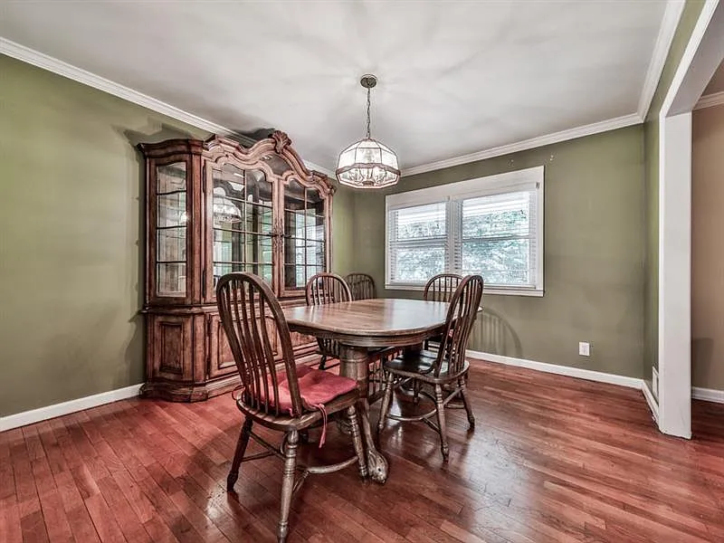 3 bed, 1400 sqft, $1,950 — Photo 3