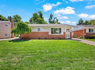 34497 Avondale St, Westland, MI 48186