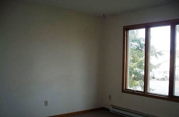 4th image of 320 Fryklund Dr