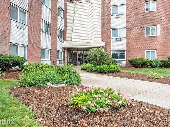2nd image of 215 Winter St APT 3G