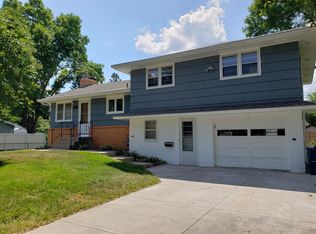 11711 Karen Ln, Minnetonka, MN 55343