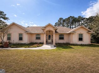 352 Rainbow Ln, Woodbine, GA 31569