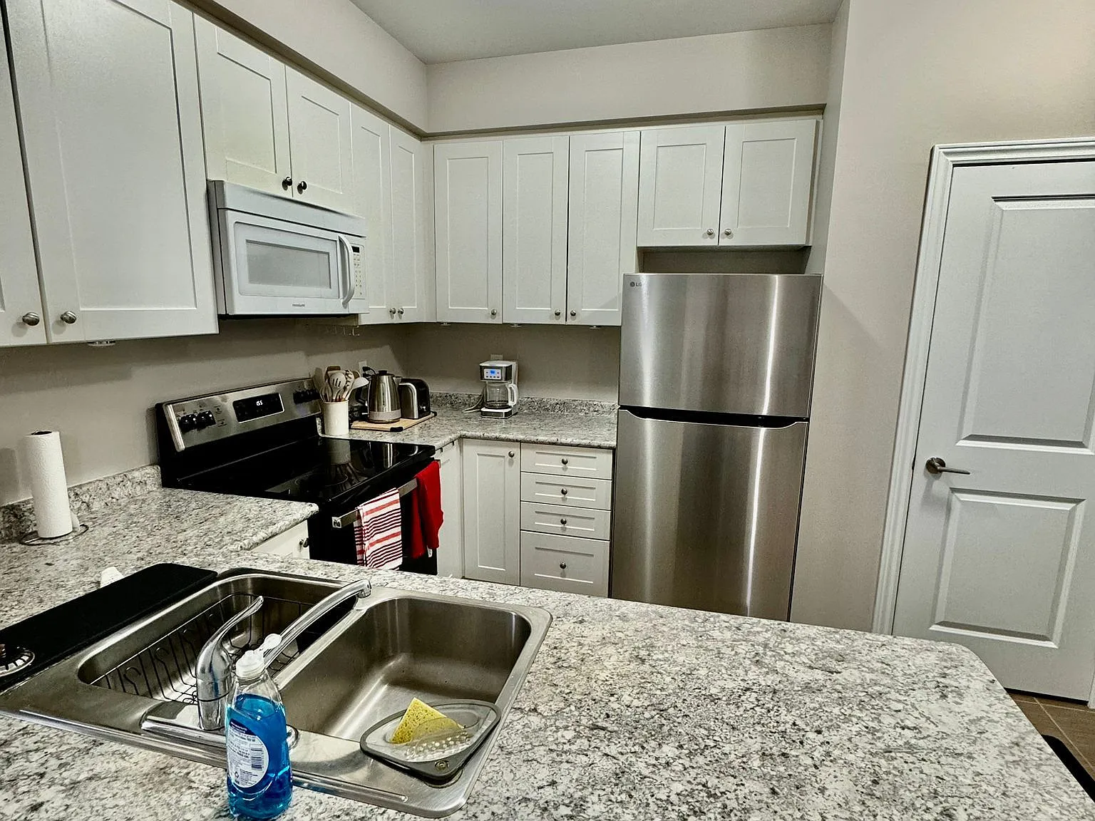 2 bed, $2,800 — Photo 2