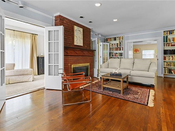 2nd image of 419 E 55th St