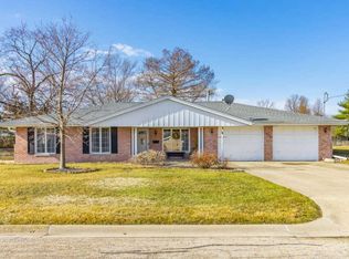 900 Sunset Rd, Morton, IL 61550