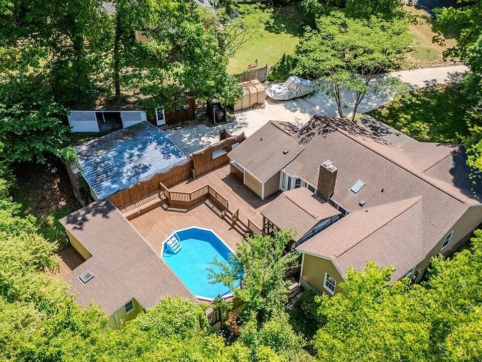 1st image of 906 Andersonwood Dr