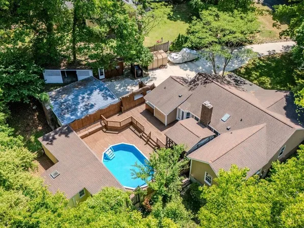 906 Andersonwood Dr, Fuquay Varina, NC 27526