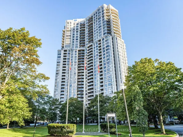 35 Kingsbridge Garden Cir #408, Mississauga, ON L5R 3Z5