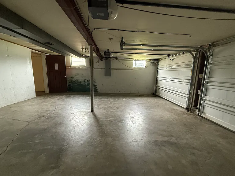 708 E Culton St — Photo 12