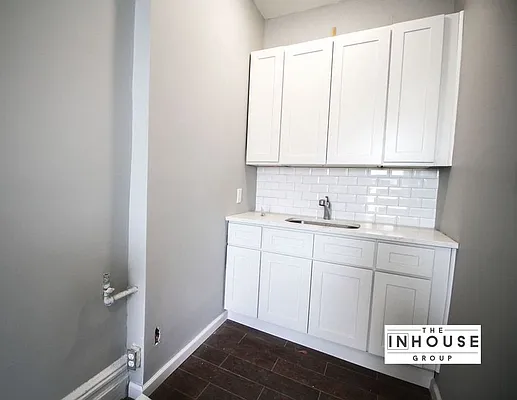 Rented by The InHouse Group | media 14