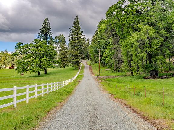 3rd image of 19351 Fiddletown Rd
