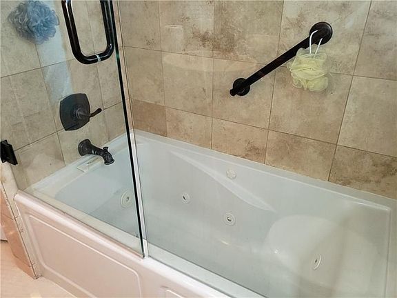 4th image of 333 NE 21st Ave APT 406