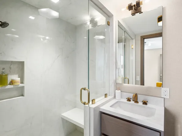 300 East 77th Street image 10 of 15