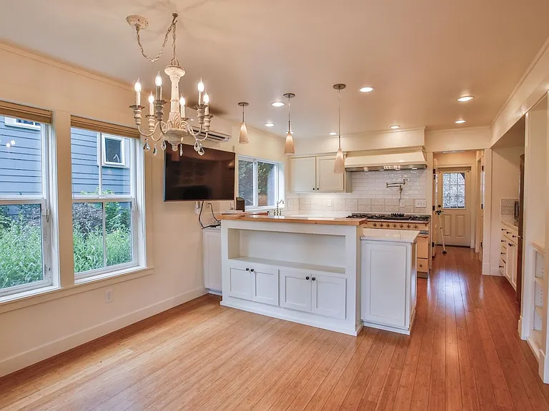1086 Village Loop — Photo 14