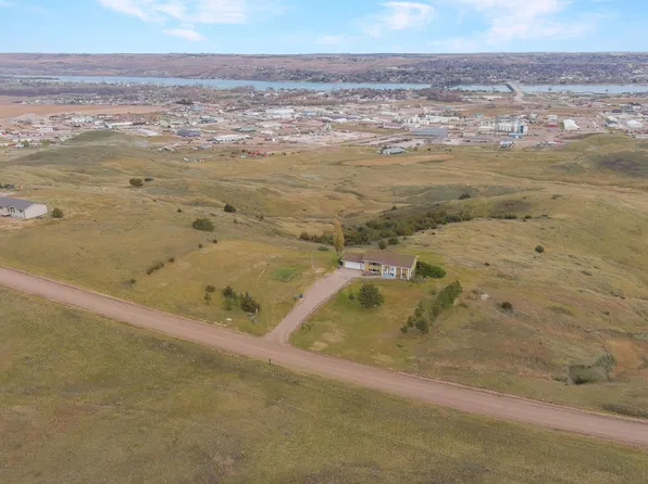 1700 Verendrye Dr, Fort Pierre, SD 57532