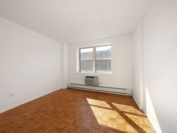 4th image of 301 Elizabeth St #701
