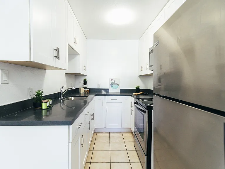 Diamond Haus — Photo 15