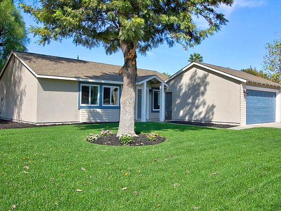 5th image of 3829 Woodview Dr