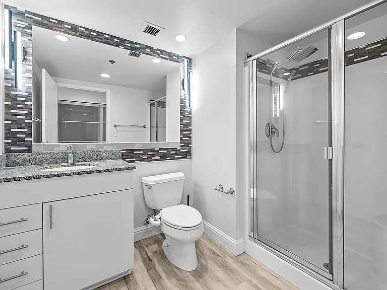 425 W Beech St #804 — Photo 30