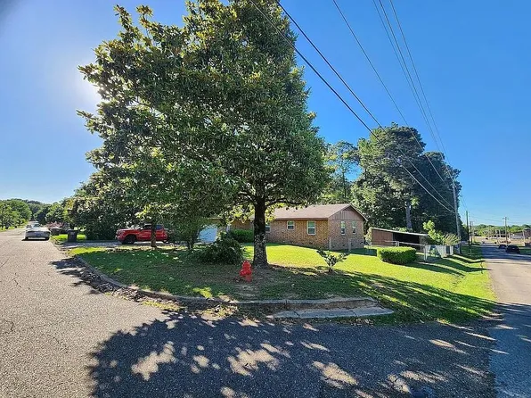 1417 SE Madison St, Idabel, OK 74745