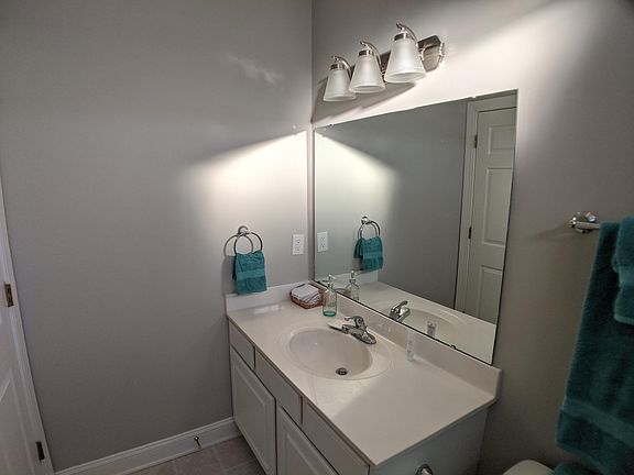 2nd bathroom