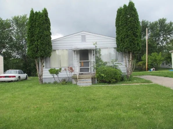 3368 Spring Valley Dr, Flint, MI 48504