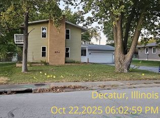 274 E Christine Dr, Decatur, IL 62526