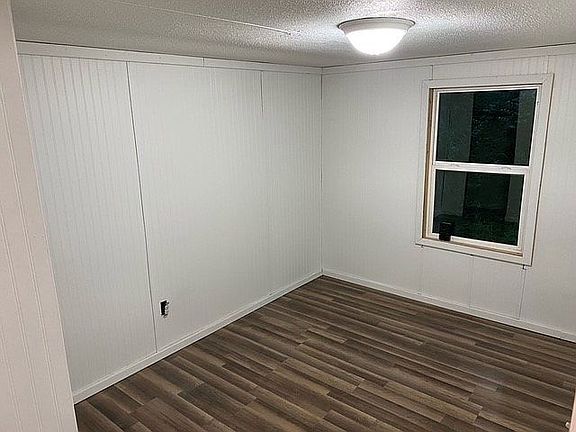 4th image of 61 Whitley Dr