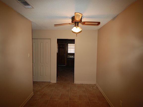 4th image of 8205 Woodview Dr E
