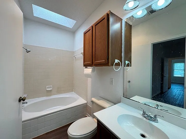 16404 Edgemere Dr — Photo 15