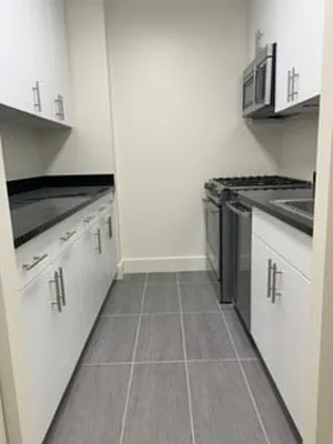 Rented by 280 Park Avenue South Realty | media 9