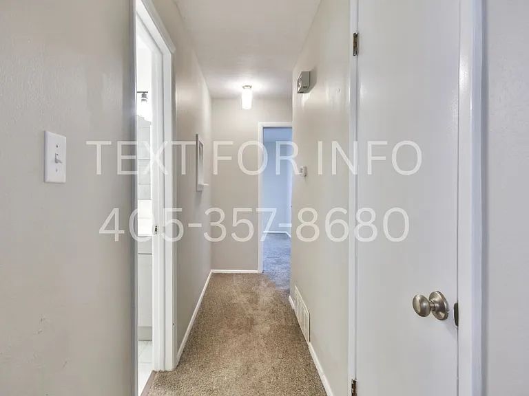 2201 W Parkview Ave — Photo 9
