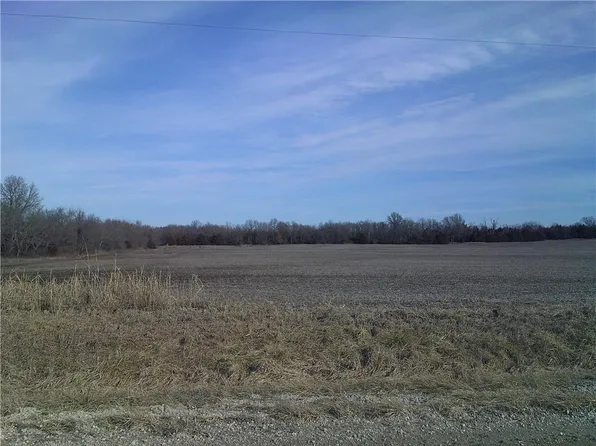 W 299th St, Paola, KS 66071