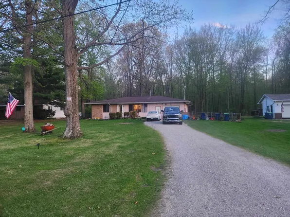 1816 E Moore Rd, Saginaw, MI 48601
