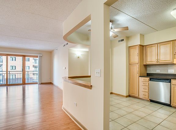 3rd image of 770 Pearson St APT 401