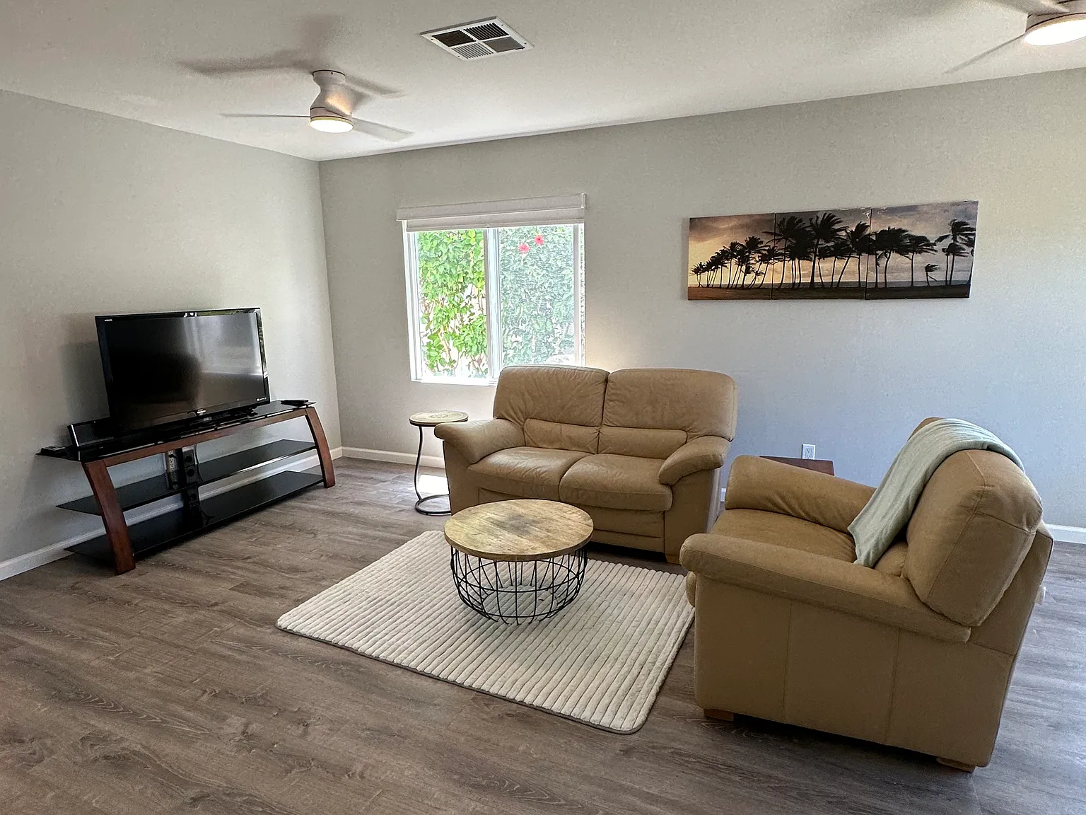 3 bed, 2.5 bath, 1364 sqft, $4,250 — Photo 2