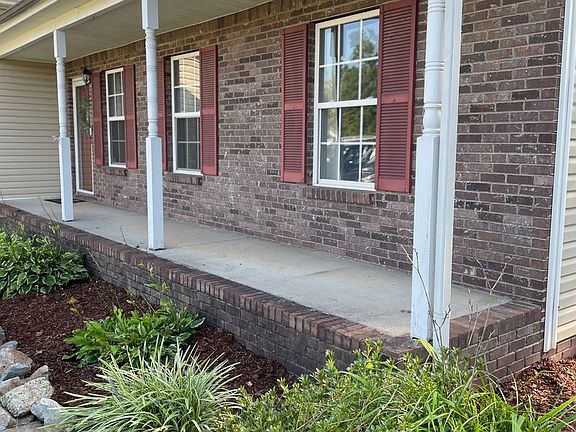 2nd image of 1517 Cedar Springs Cir