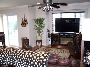 146 Summit Rdg #14-6, Pompton Lakes, NJ 07442