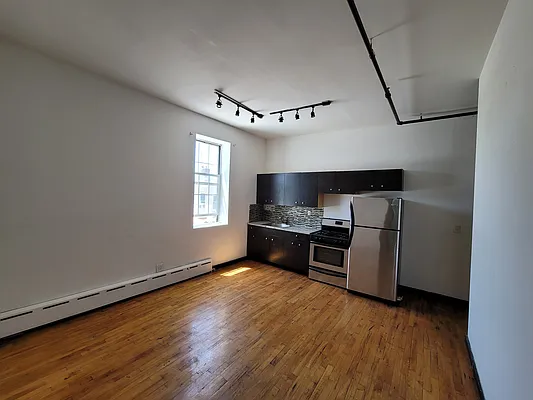 Rented by Garden Management | media 6