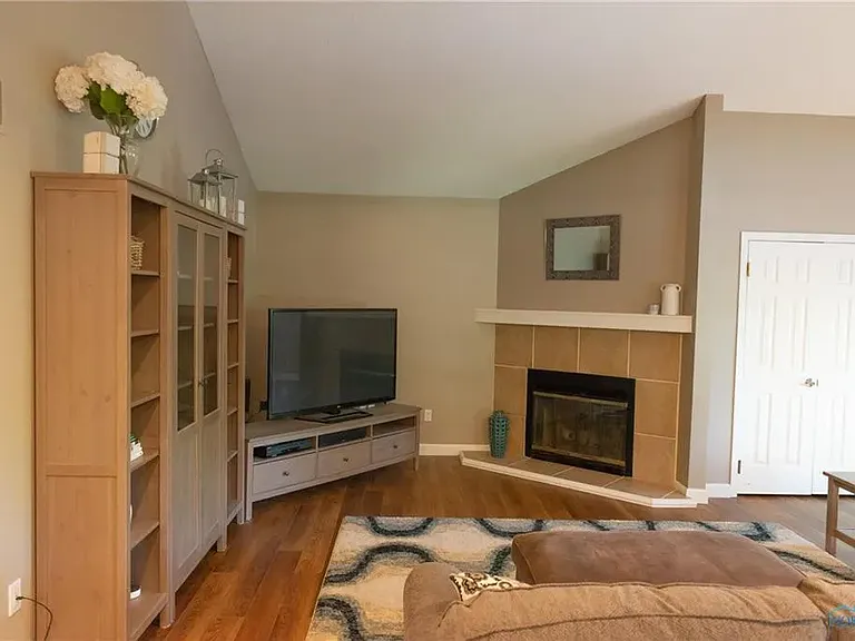 3800 Farmbrook Dr — Photo 6