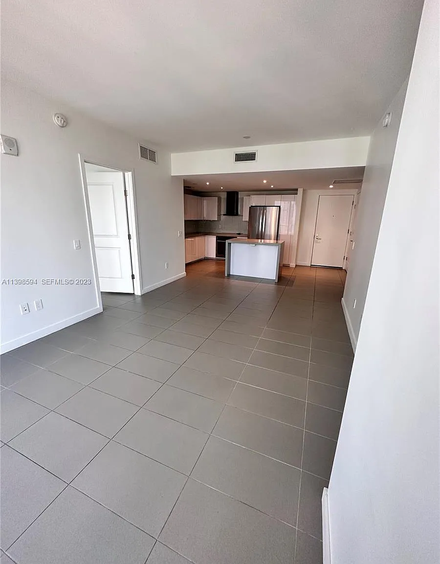 2 bed, 1009 sqft, $3,350 — Photo 4