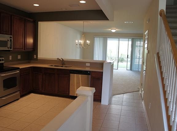 5th image of 4197 Highwood Dr