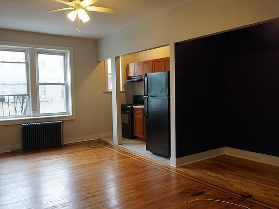 2nd image of 115 S Clinton St APT 206