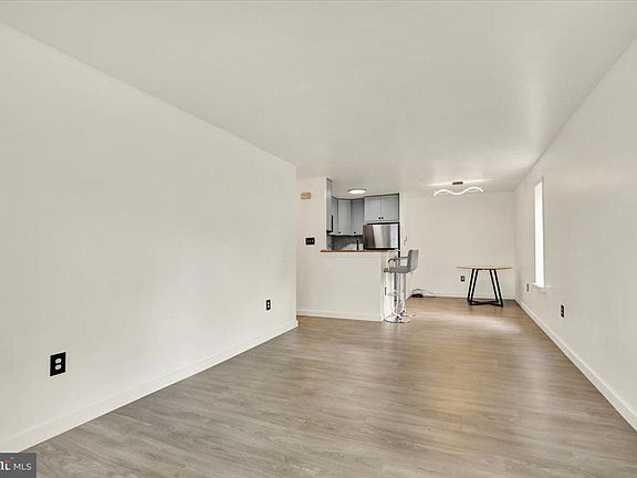 3rd image of 1334 W Wyomissing Blvd