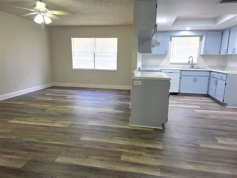 10410 N Ojus Dr — Photo 7