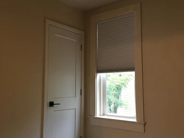 106 1st Ave NE #1/2 — Photo 6